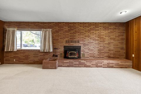 Tiny photo for 5752 Denver Avenue, Klamath Falls, OR 97603 (MLS # 220211188)