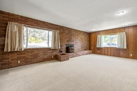 Tiny photo for 5752 Denver Avenue, Klamath Falls, OR 97603 (MLS # 220211188)