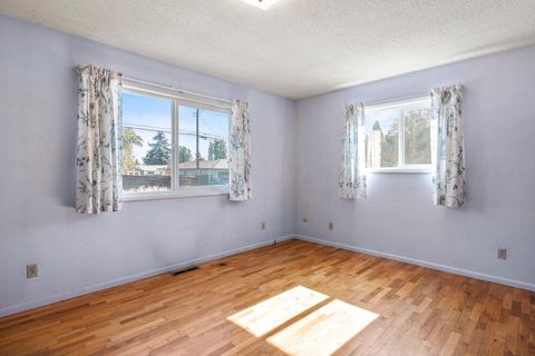 Tiny photo for 5752 Denver Avenue, Klamath Falls, OR 97603 (MLS # 220211188)