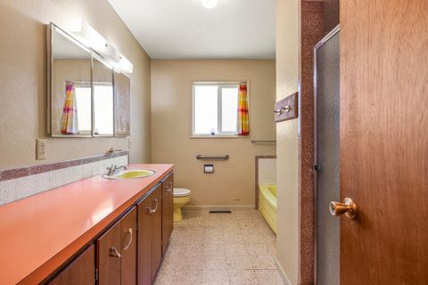 Tiny photo for 5752 Denver Avenue, Klamath Falls, OR 97603 (MLS # 220211188)