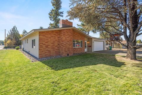 Tiny photo for 5752 Denver Avenue, Klamath Falls, OR 97603 (MLS # 220211188)