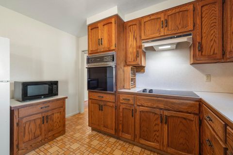 Tiny photo for 5752 Denver Avenue, Klamath Falls, OR 97603 (MLS # 220211188)