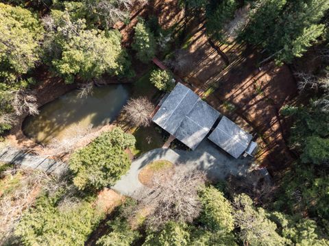 Tiny photo for 304 Woodlake Drive, Grants Pass, OR 97527 (MLS # 220215682)