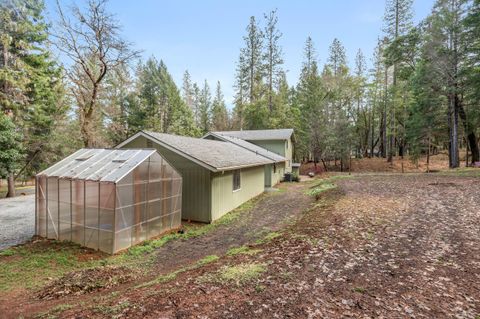 Tiny photo for 304 Woodlake Drive, Grants Pass, OR 97527 (MLS # 220215682)