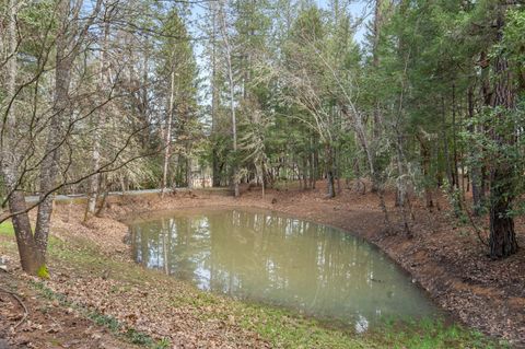 Tiny photo for 304 Woodlake Drive, Grants Pass, OR 97527 (MLS # 220215682)