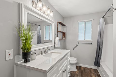 Tiny photo for 304 Woodlake Drive, Grants Pass, OR 97527 (MLS # 220215682)