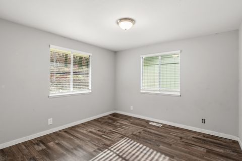 Tiny photo for 304 Woodlake Drive, Grants Pass, OR 97527 (MLS # 220215682)