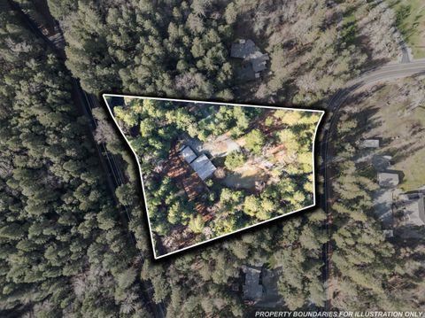 Tiny photo for 304 Woodlake Drive, Grants Pass, OR 97527 (MLS # 220215682)