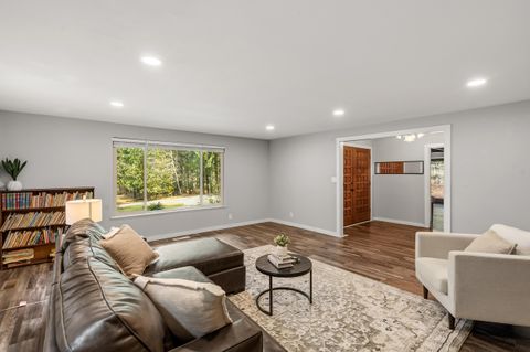 Tiny photo for 304 Woodlake Drive, Grants Pass, OR 97527 (MLS # 220215682)