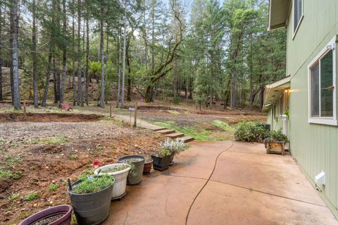Tiny photo for 304 Woodlake Drive, Grants Pass, OR 97527 (MLS # 220215682)