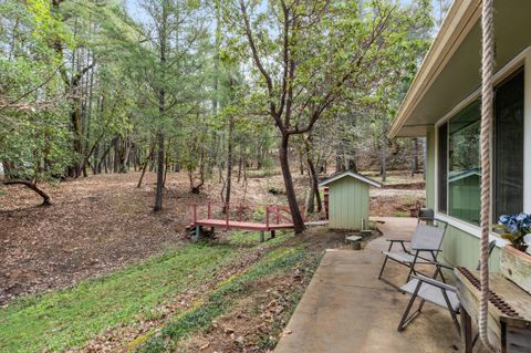 Tiny photo for 304 Woodlake Drive, Grants Pass, OR 97527 (MLS # 220215682)