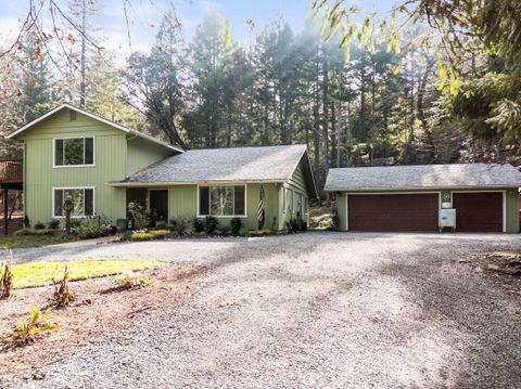 Tiny photo for 304 Woodlake Drive, Grants Pass, OR 97527 (MLS # 220215682)
