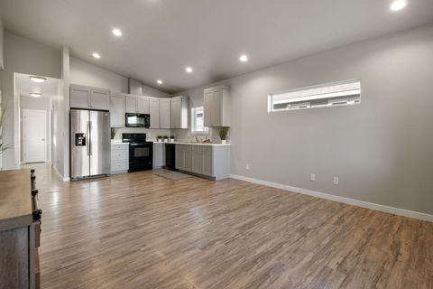 Tiny photo for 51215 Riley Lane, La Pine, OR 97739 (MLS # 220215046)