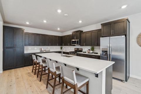 Tiny photo for 63210 NE Carly Lane #LOT 75, Bend, OR 97701 (MLS # 220215182)