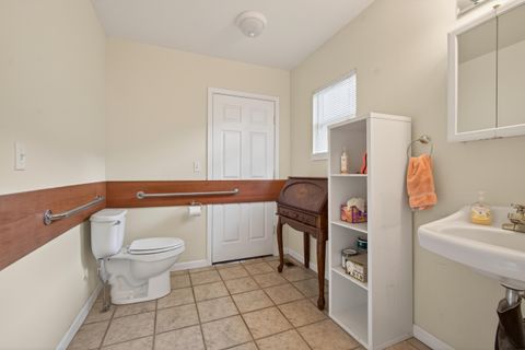 Tiny photo for 624 NW Hill Street, Bend, OR 97703 (MLS # 220219888)