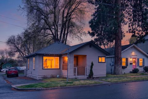 Tiny photo for 624 NW Hill Street, Bend, OR 97703 (MLS # 220219888)