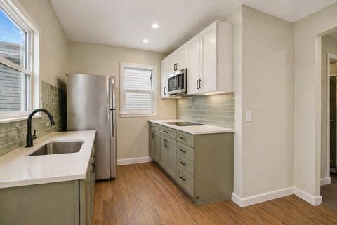 Tiny photo for 624 NW Hill Street, Bend, OR 97703 (MLS # 220219888)
