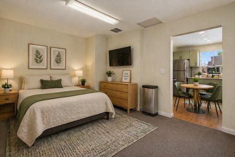 Tiny photo for 624 NW Hill Street, Bend, OR 97703 (MLS # 220219888)