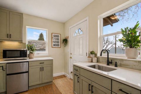 Tiny photo for 624 NW Hill Street, Bend, OR 97703 (MLS # 220219888)