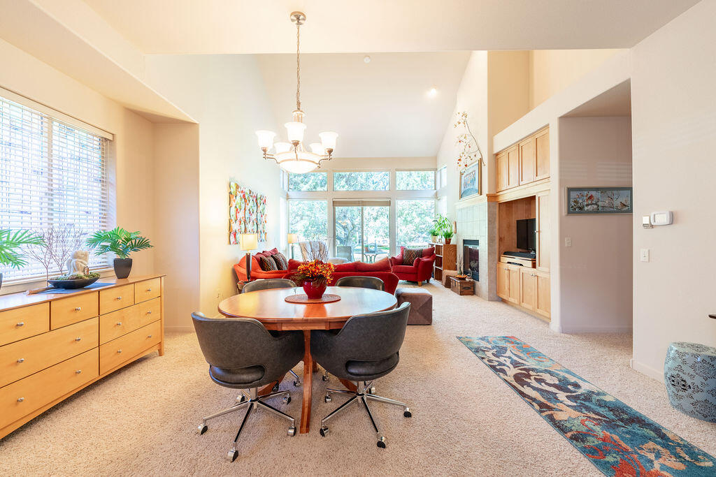 1274 Highland View Loop