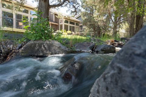 Tiny photo for 1274 Highland View Loop, Redmond, OR 97756 (MLS # 220219532)