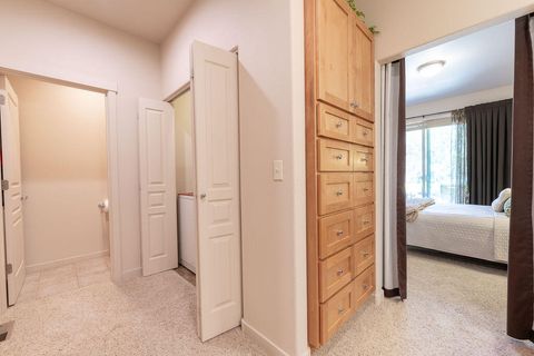 Tiny photo for 1274 Highland View Loop, Redmond, OR 97756 (MLS # 220219532)