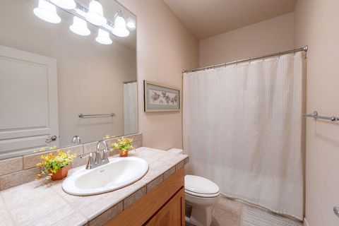Tiny photo for 1274 Highland View Loop, Redmond, OR 97756 (MLS # 220219532)
