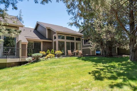 Tiny photo for 1274 Highland View Loop, Redmond, OR 97756 (MLS # 220219532)