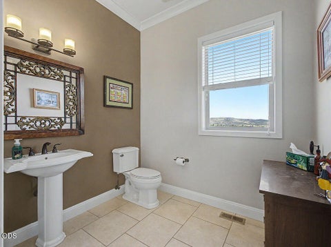 Tiny photo for 2706 Vale Road, Klamath Falls, OR 97603 (MLS # 220226894)