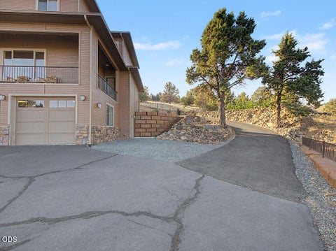 Tiny photo for 2706 Vale Road, Klamath Falls, OR 97603 (MLS # 220226894)