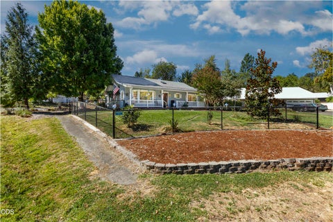 Tiny photo for 2200 Mayfield Drive, Grants Pass, OR 97527 (MLS # 220226970)