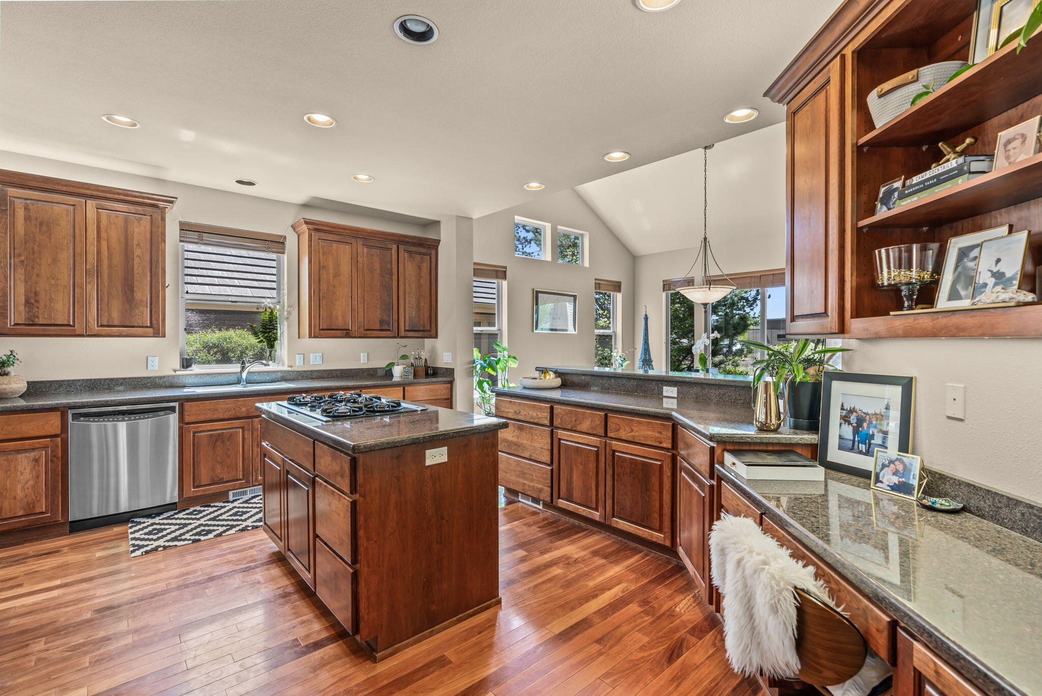 Broken Top - Residential