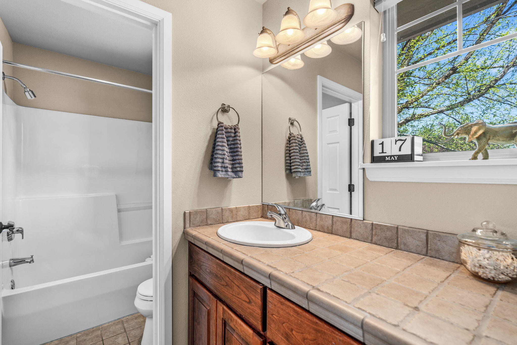 Broken Top - Residential