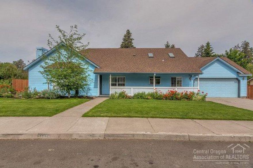 Great single level home located in central NE Bend, minutes to shopping, various parks, and Pilot Butte. Vaulted and coved ceilings, gas fireplace in the spacious living room. Breakfast nook and additional dining area. Master suite has a jetted tub, shower, and walk in closet. Nicely landscaped front yard on a corner lot with RV parking. Small back/side yard area fully fenced and ready for your landscaping ideas. Room for a small boat or ATV behind the side gate. A must see!