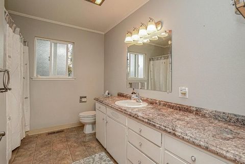 Tiny photo for 1201 Leland Street, Medford, OR 97501 (MLS # 220216873)