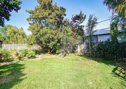 Tiny photo for 1201 Leland Street, Medford, OR 97501 (MLS # 220216873)
