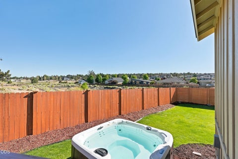 Tiny photo for 4809 SW Yew Place, Redmond, OR 97756 (MLS # 220227037)