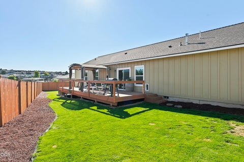 Tiny photo for 4809 SW Yew Place, Redmond, OR 97756 (MLS # 220227037)