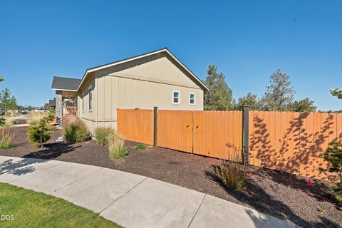 Tiny photo for 4809 SW Yew Place, Redmond, OR 97756 (MLS # 220227037)