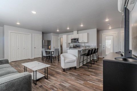 Tiny photo for 7881 Houston Loop, White City, OR 97503 (MLS # 220220022)