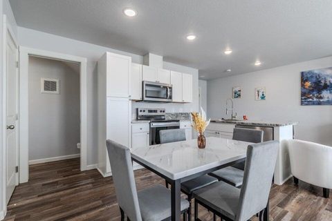 Tiny photo for 7881 Houston Loop, White City, OR 97503 (MLS # 220220022)