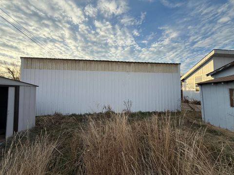 Tiny photo for 2210 Wantland Avenue, Klamath Falls, OR 97601 (MLS # 220212424)