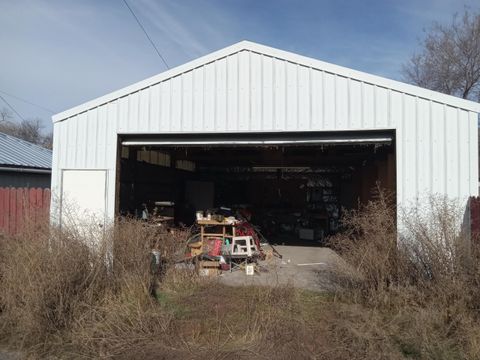 Tiny photo for 2210 Wantland Avenue, Klamath Falls, OR 97601 (MLS # 220212424)