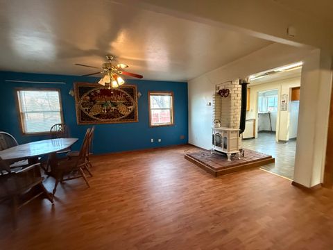 Tiny photo for 2210 Wantland Avenue, Klamath Falls, OR 97601 (MLS # 220212424)