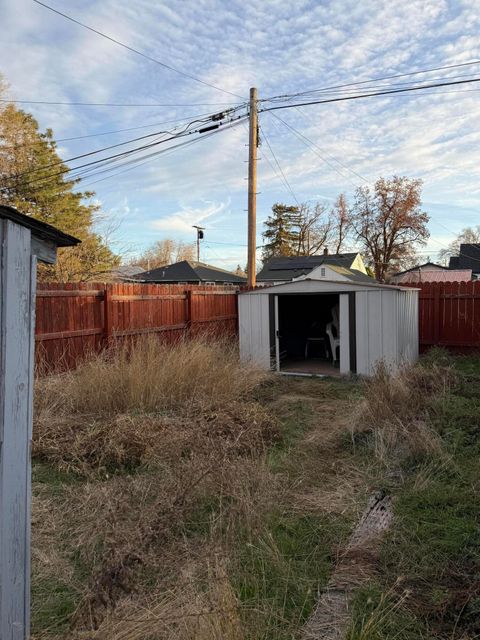 Tiny photo for 2210 Wantland Avenue, Klamath Falls, OR 97601 (MLS # 220212424)
