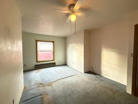Tiny photo for 2210 Wantland Avenue, Klamath Falls, OR 97601 (MLS # 220212424)