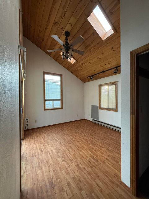 Tiny photo for 2210 Wantland Avenue, Klamath Falls, OR 97601 (MLS # 220212424)