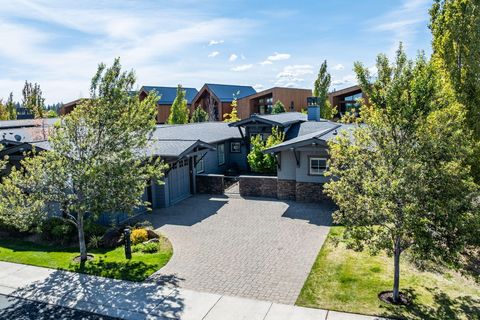 Tiny photo for 19301 Alianna Loop, Bend, OR 97702 (MLS # 220221768)