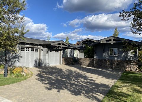 Photo of 19301 Alianna Loop, Bend, OR 97702 (MLS # 220221768)
