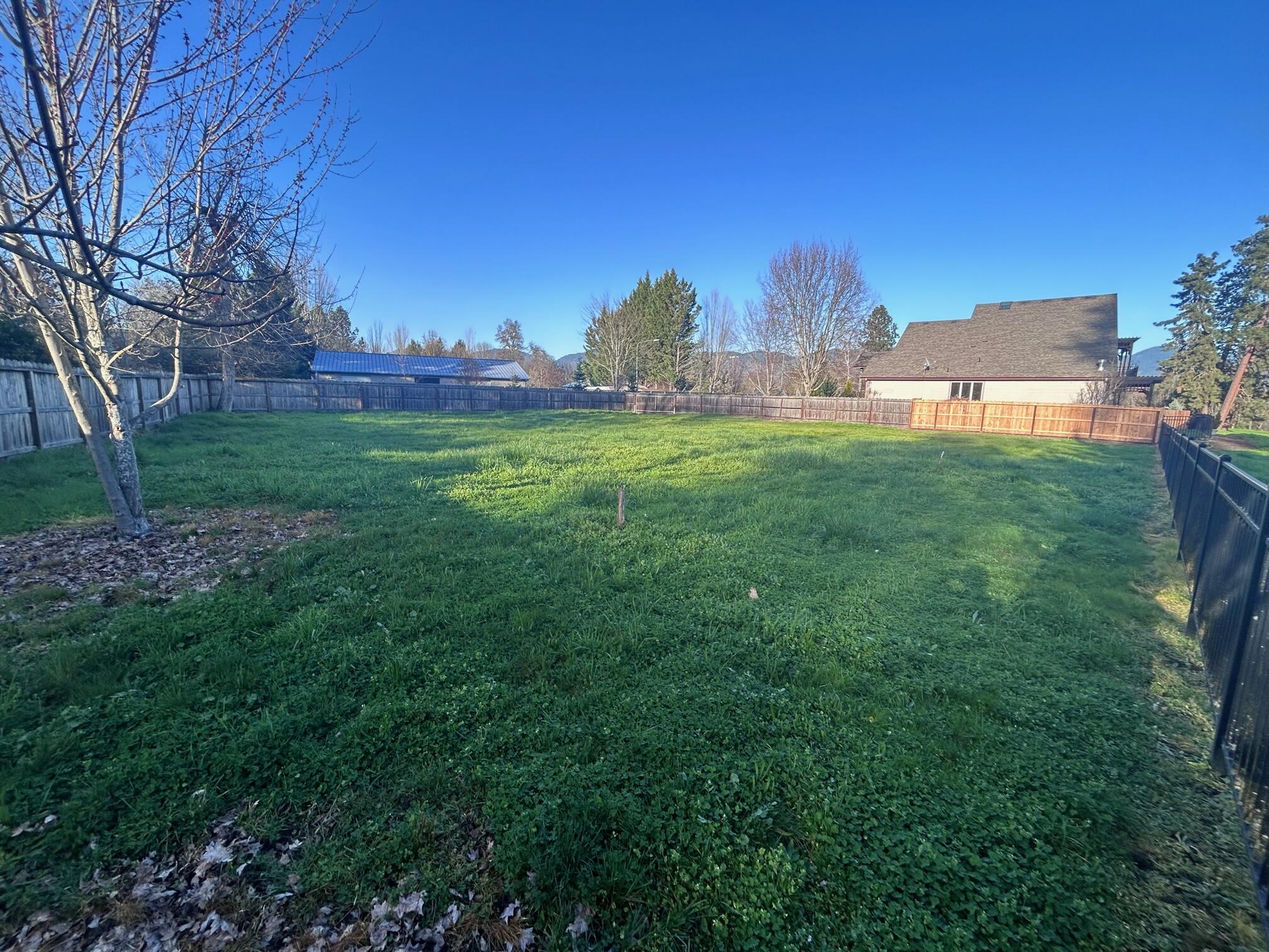 Illinois River Estates - Land